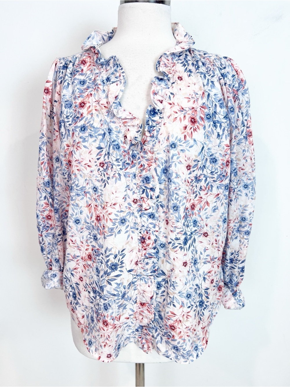 FIFTEEN TWENTY WHITE BLOUSE WITH PINK BLUE FLORAL RUFFLE NECKLINE WOMENS LARGE